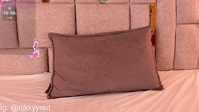 nikky_red_ (F young) - 💕Fuck pussy with lush💕