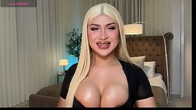 Your_Majesty_Tyra live sex cam