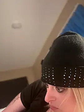 KITTYBOOBOOFUXX webcam