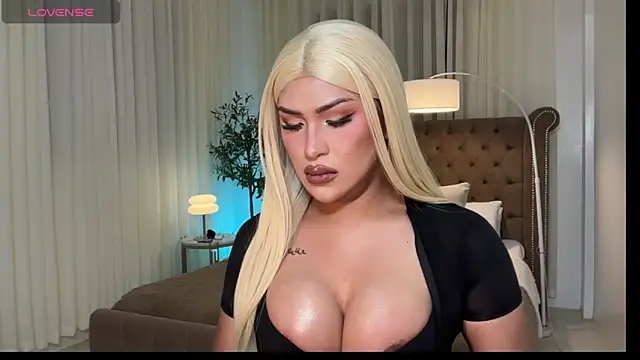 Your_Majesty_Tyra webcam