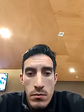 TommyMomentum live sex cam