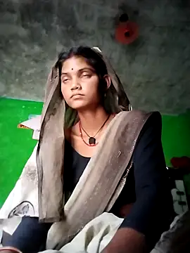 Webcam Model (Jooli_cuty)  is live.Free join now!