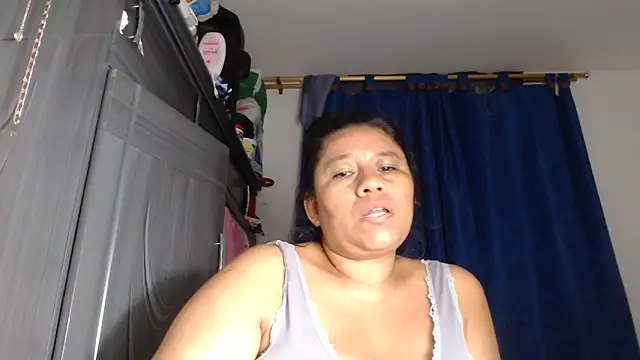 adrixxx38 - Adrixxx38's free webcam - UK Sex Cams