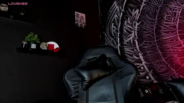 dahlia_darkwood - Dahlia_darkwood's free webcam - UK Sex Cams