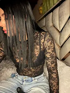 Laura-Khalifa webcam