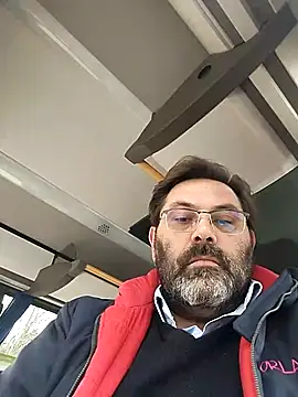 necroforo (M mature) - Senza masturbarmi e venire fino al goal