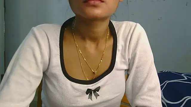 aarti_misty71 (F teen) - boobs show