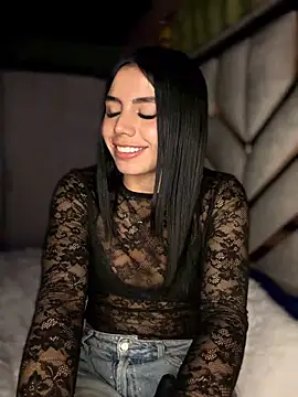 Laura-Khalifa webcam