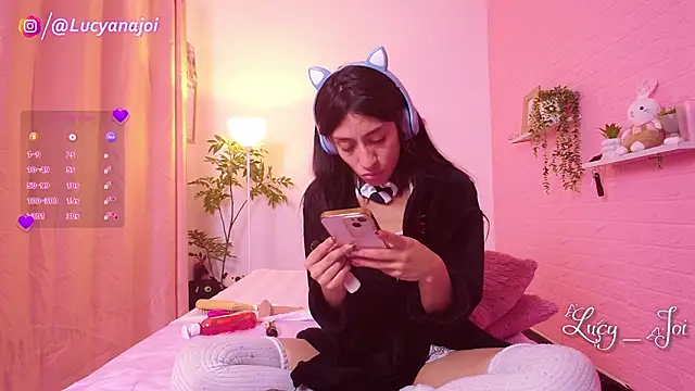 Lucyanajoi webcam