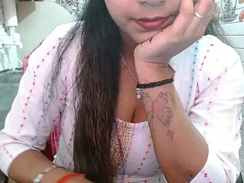 lovingpihu - LovingPihu's free webcam