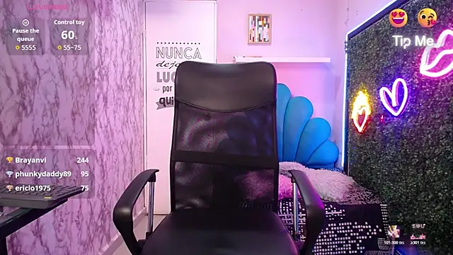 valeria_martinez19 - Valeria_martinez19's free webcam