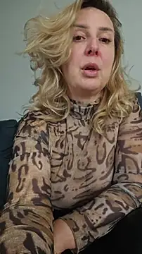 Webcam Model (MariaRichi_)  is live.Free join now!