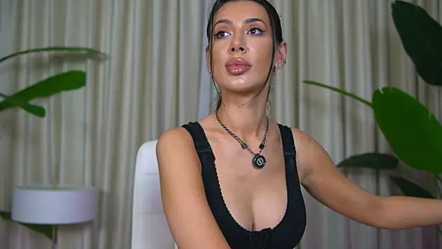 FoxieJullia live sex cam