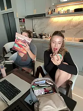 Nura_n_Sarah Live Webcam on Stripchat