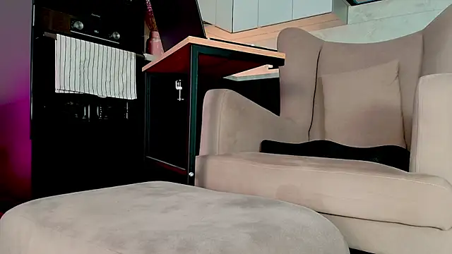 Yourfreebird live sex cam