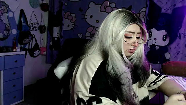 lussyevans24 - Lussyevans24's free webcam - UK Sex Cams