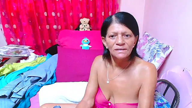 sluttyroxy (Ask my age) - tips appreciated plz Gents