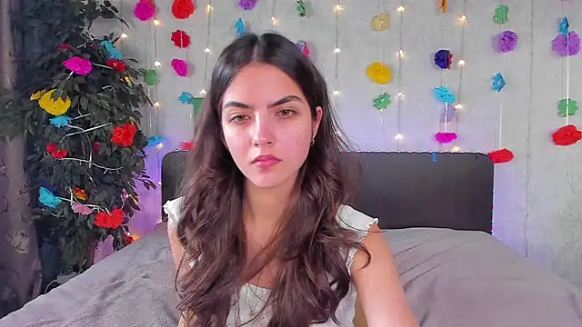 Milana_Crystal_ live sex cam