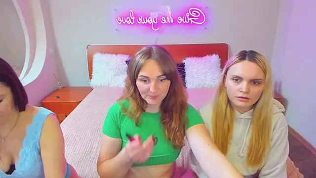 MagicEyess live sex cam