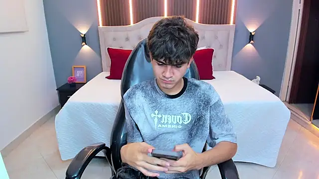 Tommy18__ live sex cam