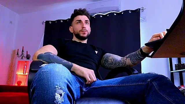 mightyaaron66 (M young) - 𖤐🔥 parTy Time ,House parTy  !  💨𖤐