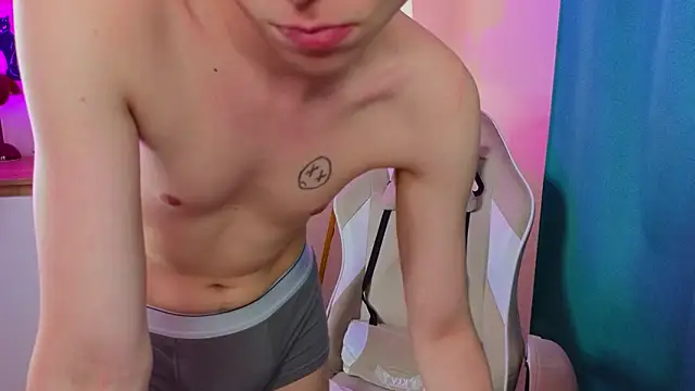 vexon666 (M twink) - very hot shows