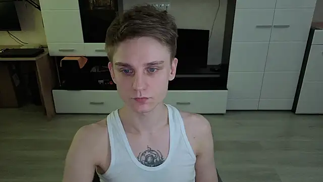 angryzan (M young) - show ass