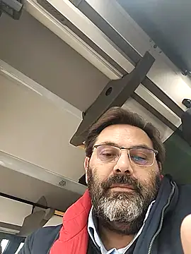 necroforo (M mature) - Senza masturbarmi e venire fino al goal