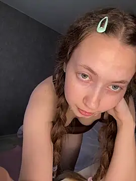 holy_poly - Holy_Poly's free webcam