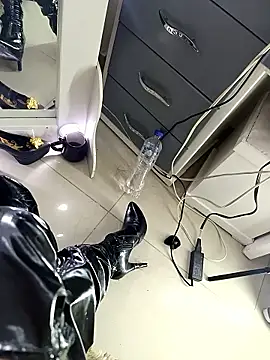 bella_london_ - Bella_london_'s free webcam - UK Sex Cams