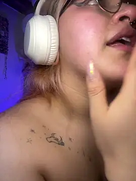 Sophia_Weest99 webcam