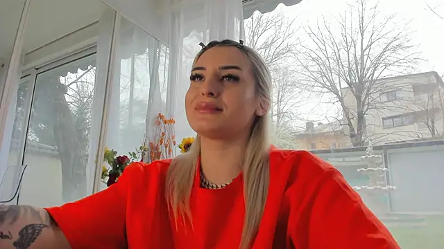 videochat adult Ella Vee