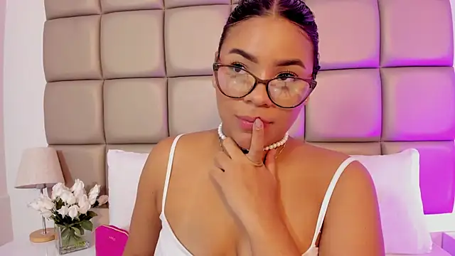 free nude chat room Lilly Williamss