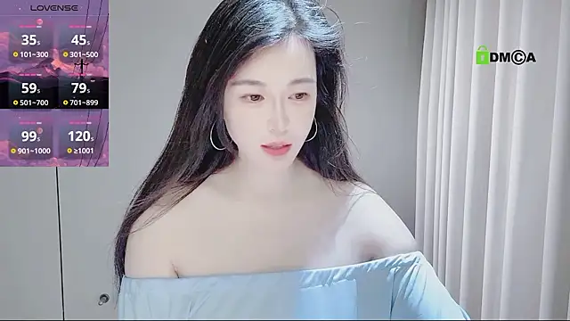 美女YunShan-33在线直播