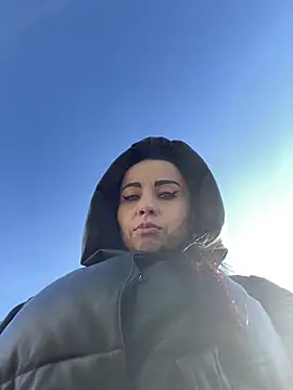 CrazzyChicks's live cam