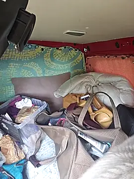 Webcam Model (Hot-Muci) is live