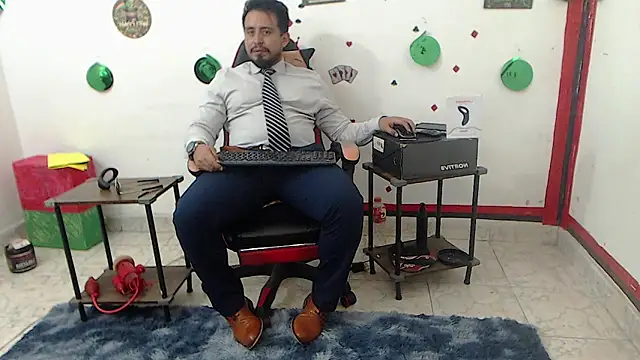 kalethbigdick - KalethBigDick's free webcam - UK Sex Cams