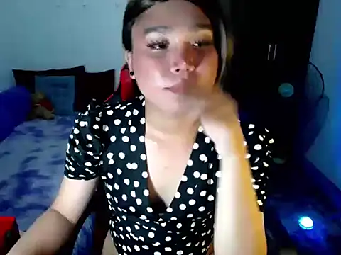 sofiathe1st live sex cam