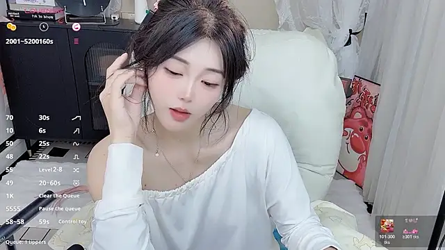 美女CeeKie在线直播