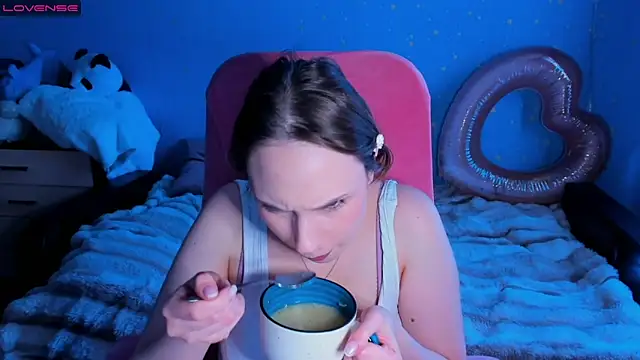 traneba - Traneba's free webcam - UK Sex Cams