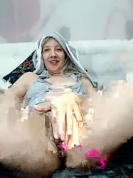 herondenni (F milf) - play with bunny, find the rabbit hole