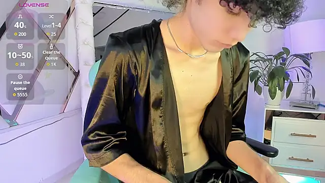 thanier_18 (M twink) - show ass