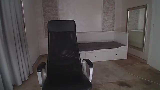 IvanHydee live sex cam