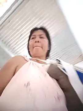 Webcam Model (TropicalFlower)  is live.Free join now!