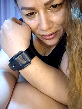 Webcam Model (SluttyMilf79)  is live.Free join now!