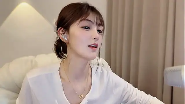 美女LH7在线直播