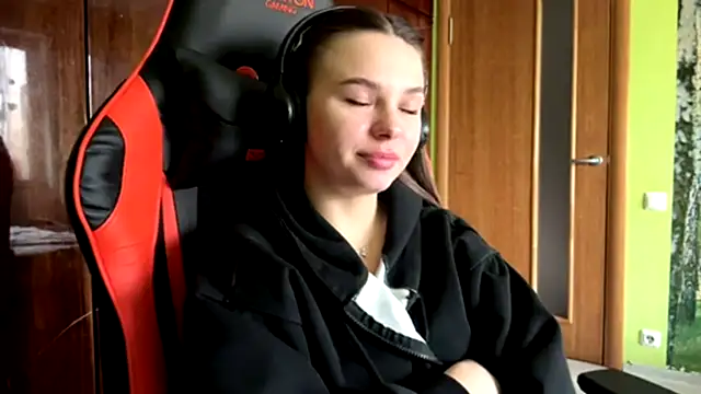 thedastrevell - ThedaStrevell's free webcam - UK Sex Cams