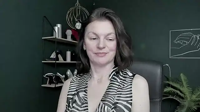 vivianwild - VivianWILD's free webcam - UK Sex Cams