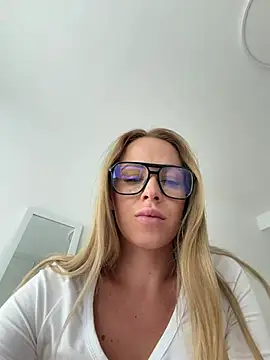 streetdoll live sex cam