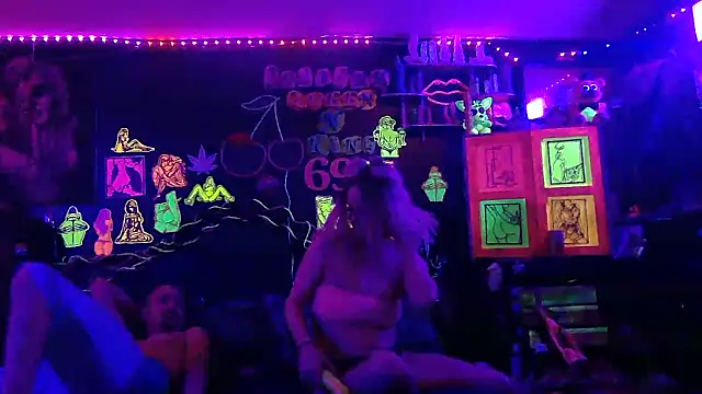 splash_queen420 - Splash_Queen420's free webcam - UK Sex Cams